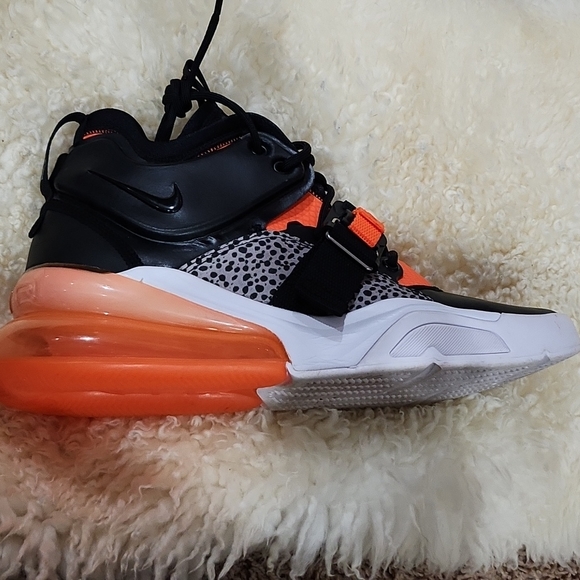 Black and Orange Hightop Nike Airforce 270 - Picture 4 of 8